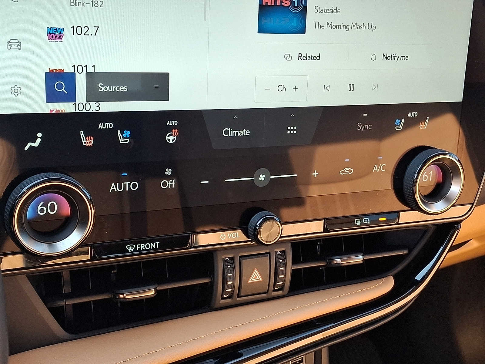 Thumbnail: 2024 Lexus ES - 13