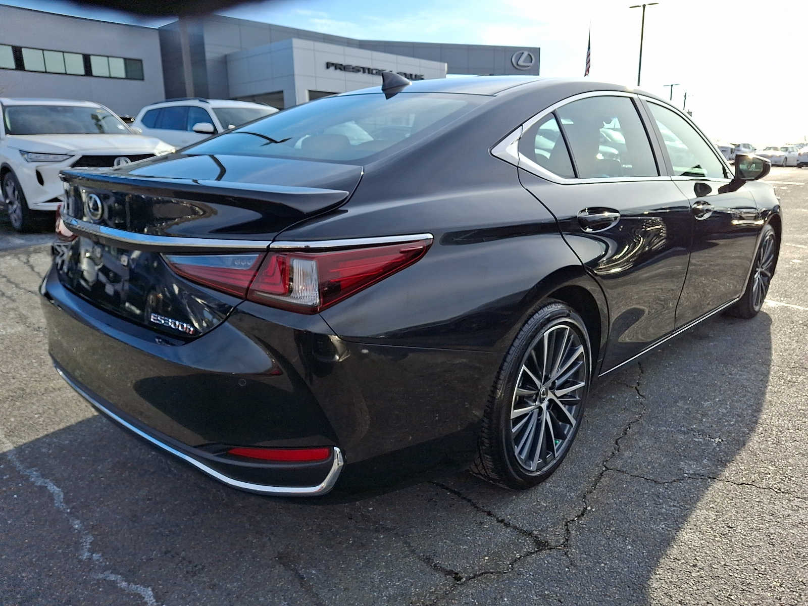 Thumbnail: 2024 Lexus ES - 3