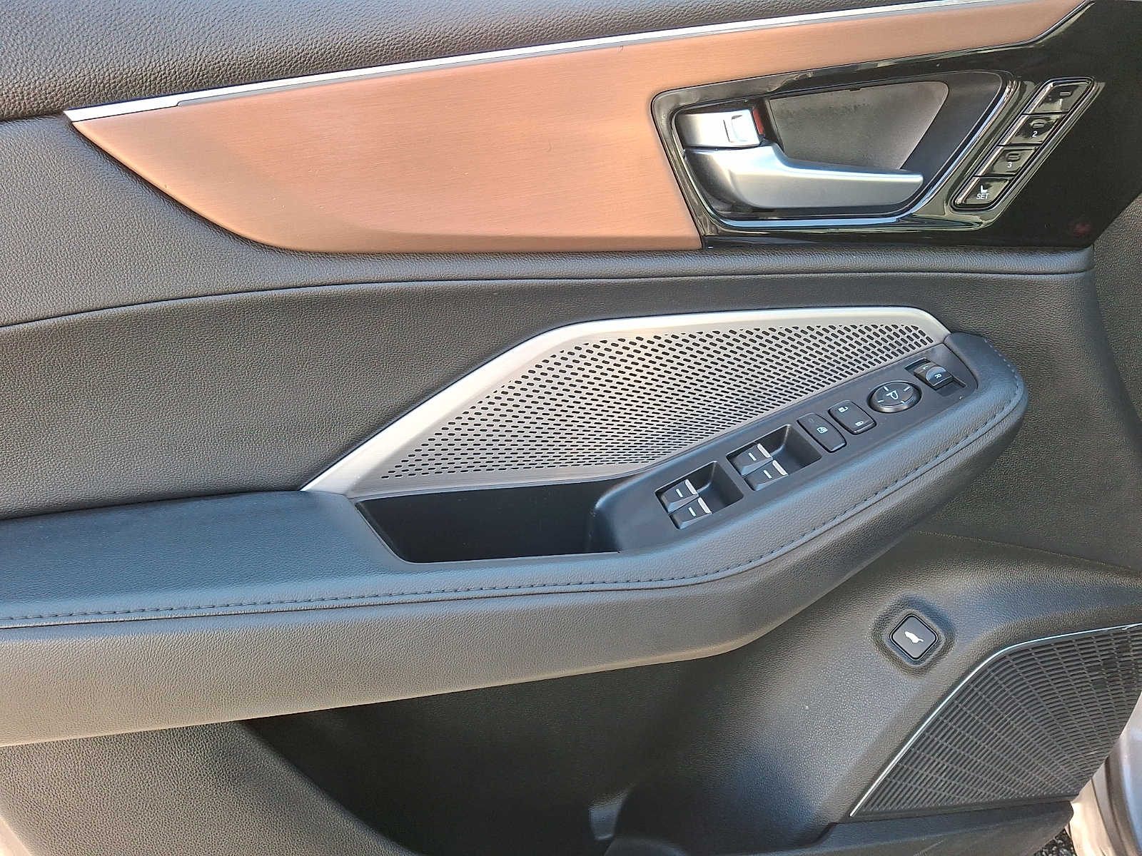 Thumbnail: 2022 Acura MDX - 10