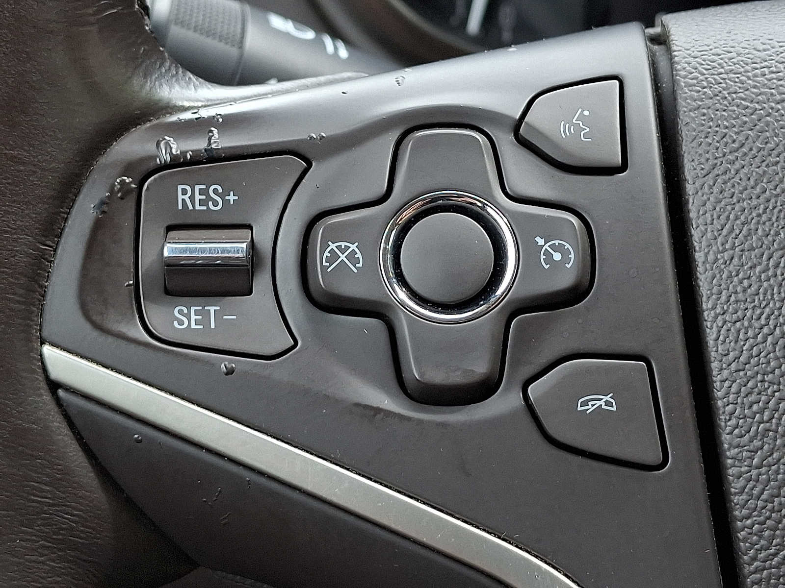 Thumbnail: 2014 Buick LaCrosse - 19
