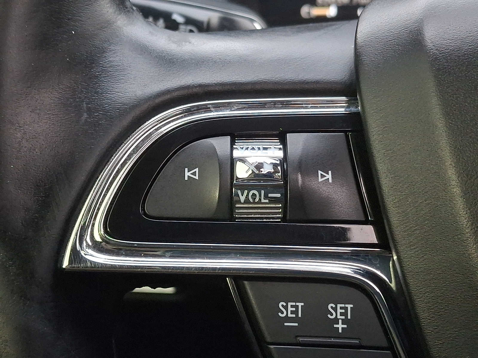 Thumbnail: 2021 Lincoln Nautilus - 16