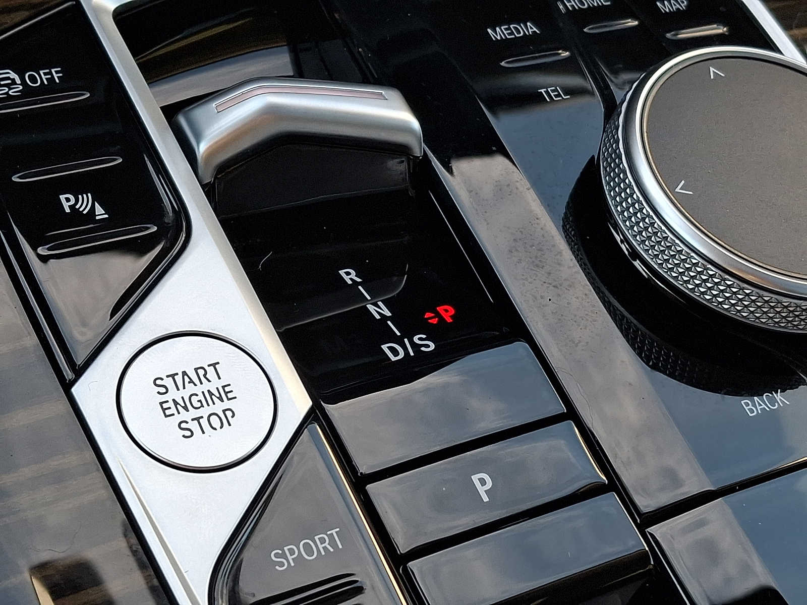 Thumbnail: 2023 BMW X7 - 12