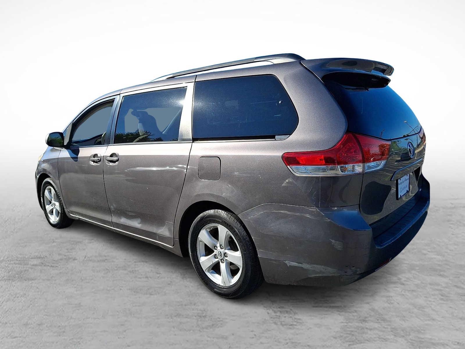 Thumbnail: 2014 Toyota Sienna - 6