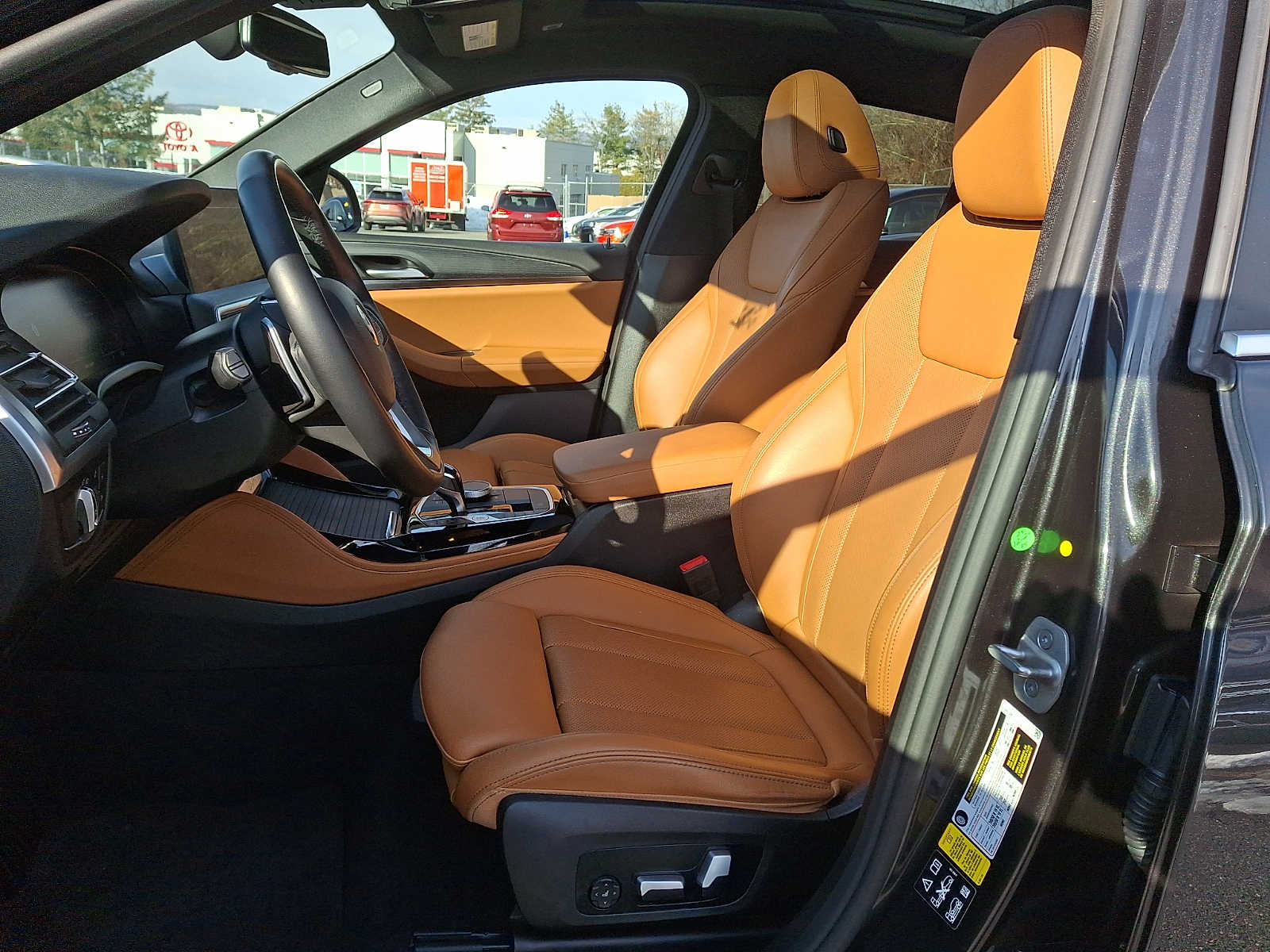 Thumbnail: 2022 BMW X4 - 10