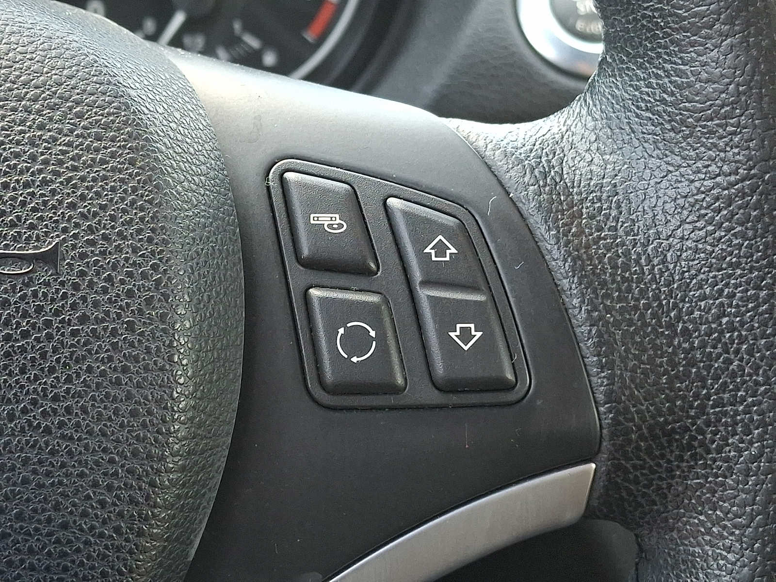 Thumbnail: 2012 BMW 1 Series - 19