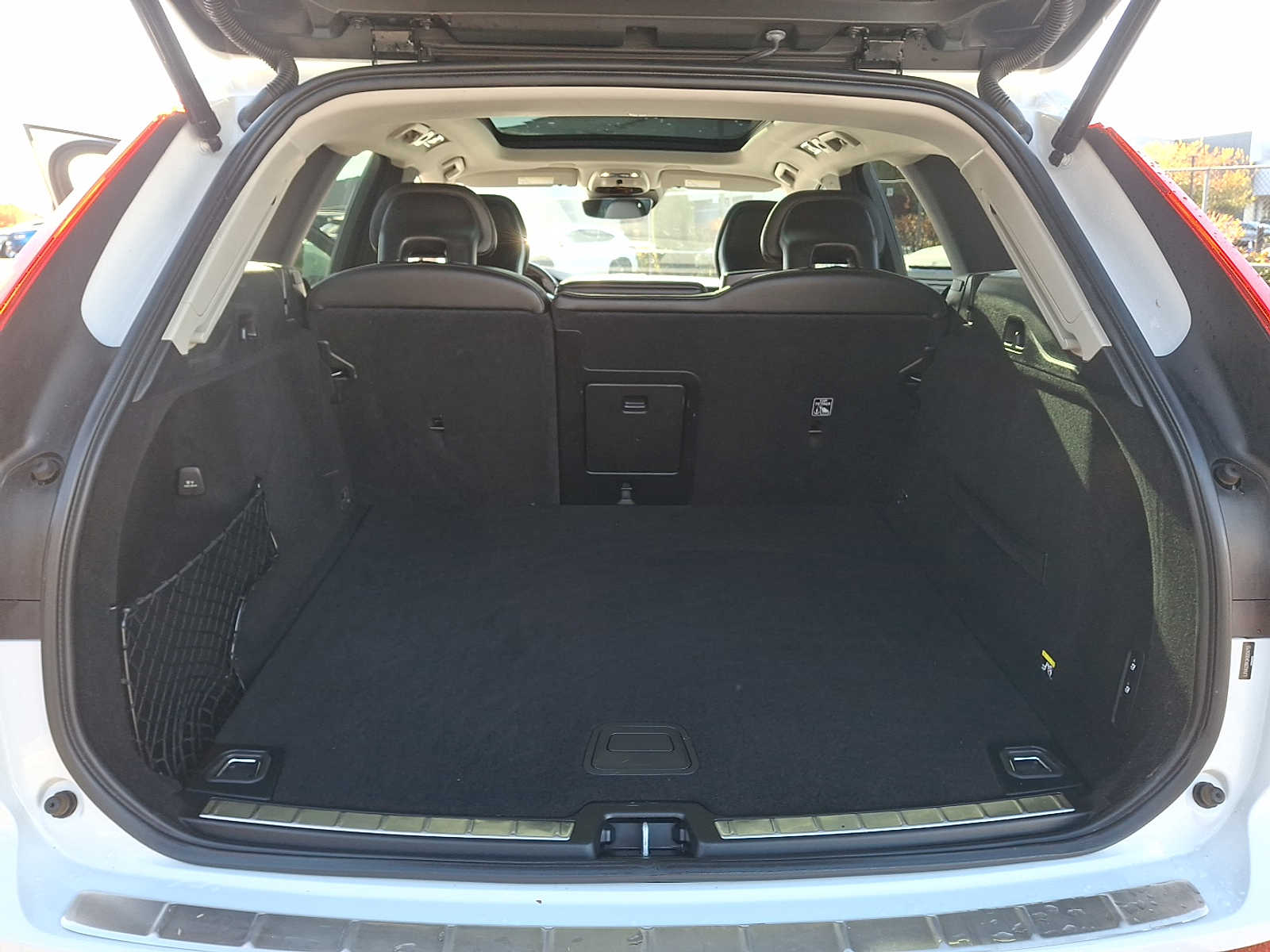 Thumbnail: 2019 Volvo XC60 - 27