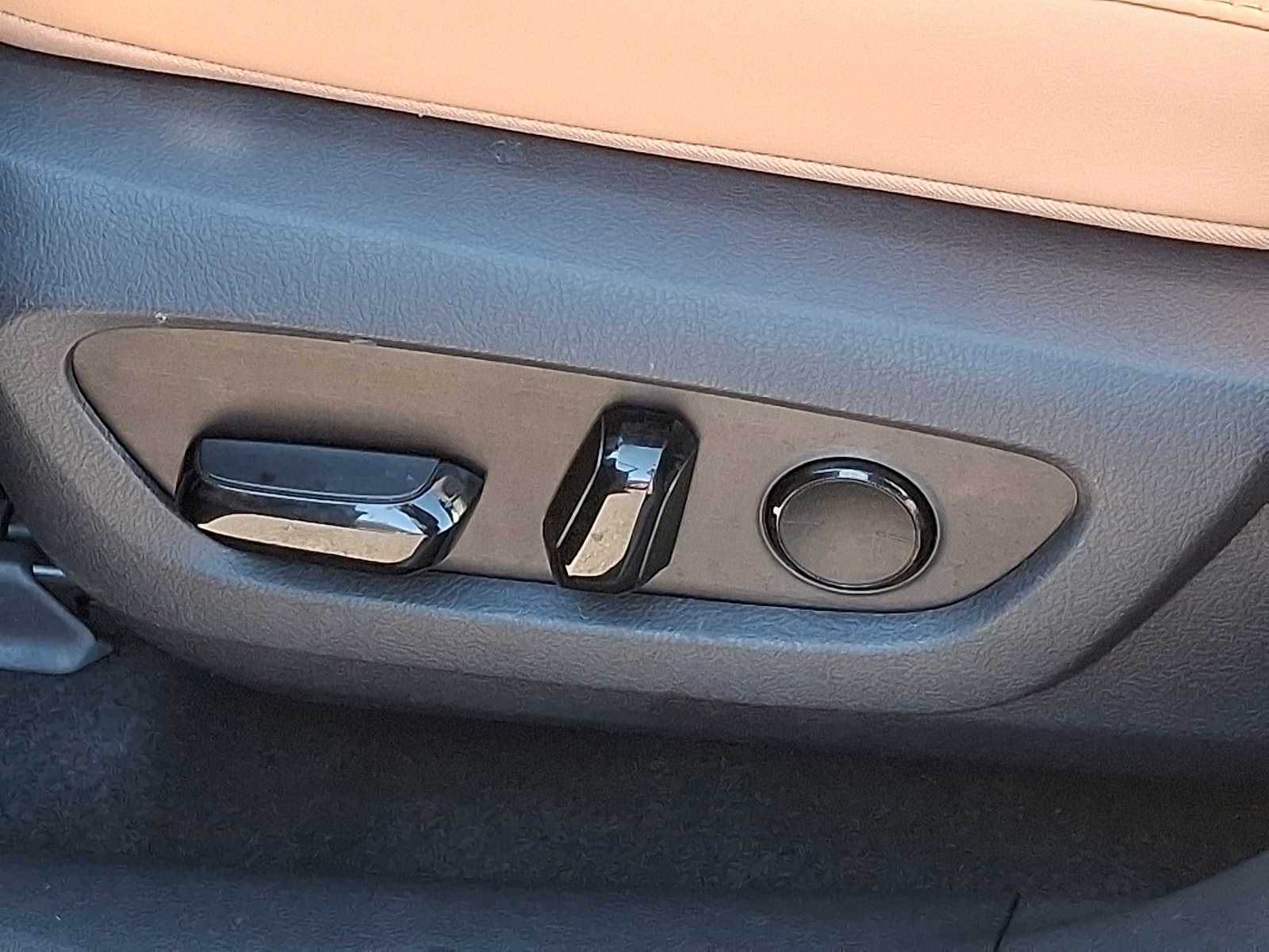 Thumbnail: 2025 Lexus RX - 10