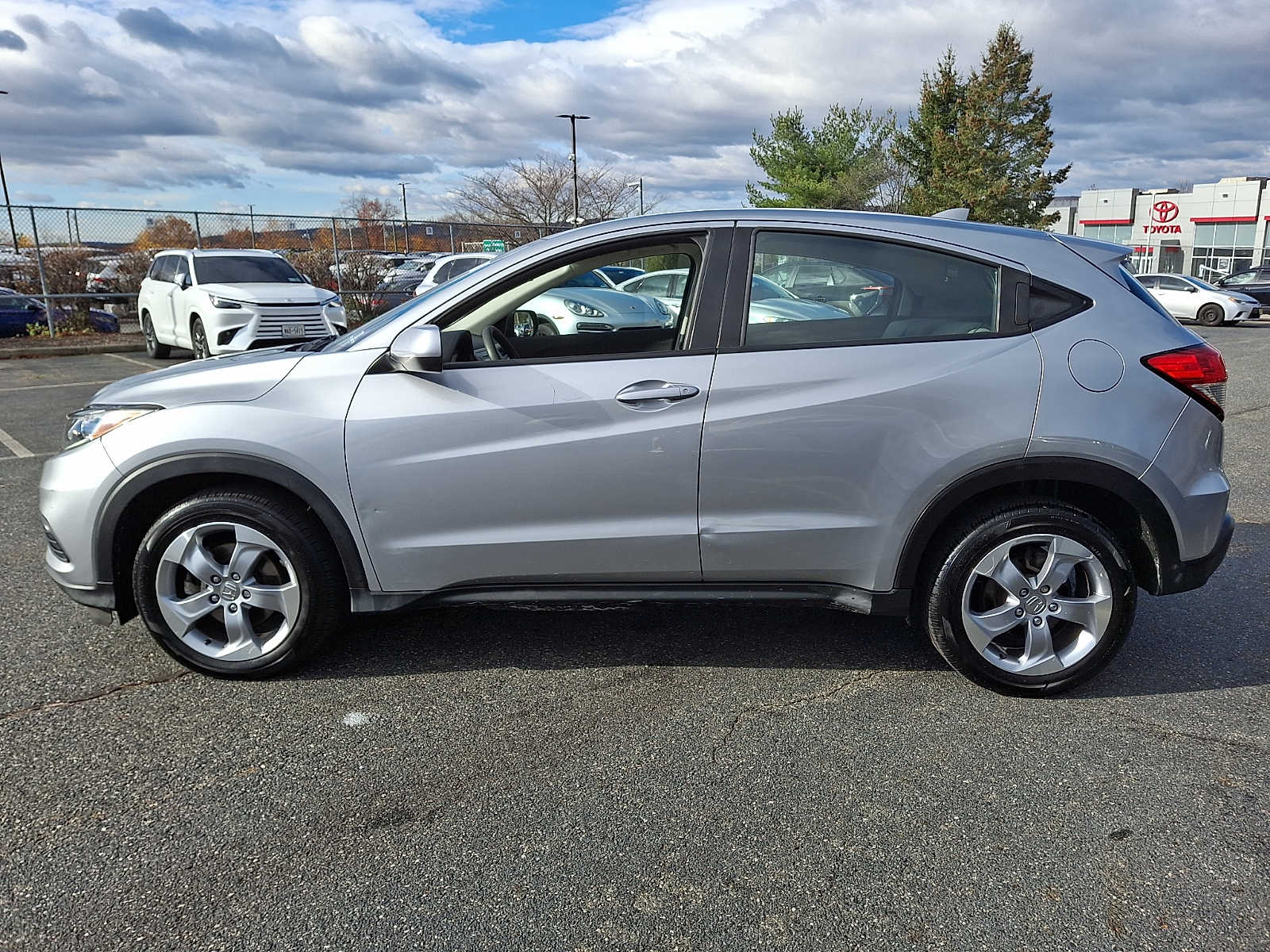 Thumbnail: 2019 Honda HR-V - 8