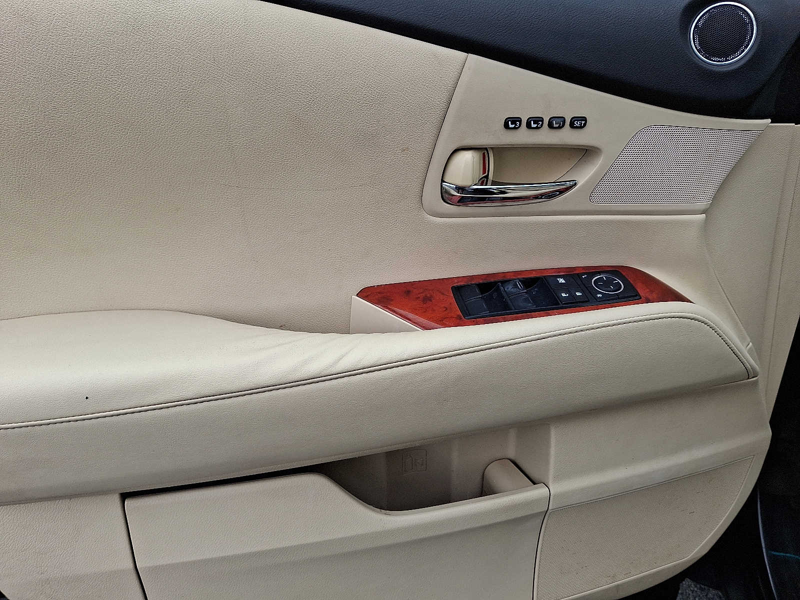 Thumbnail: 2012 Lexus RX - 9