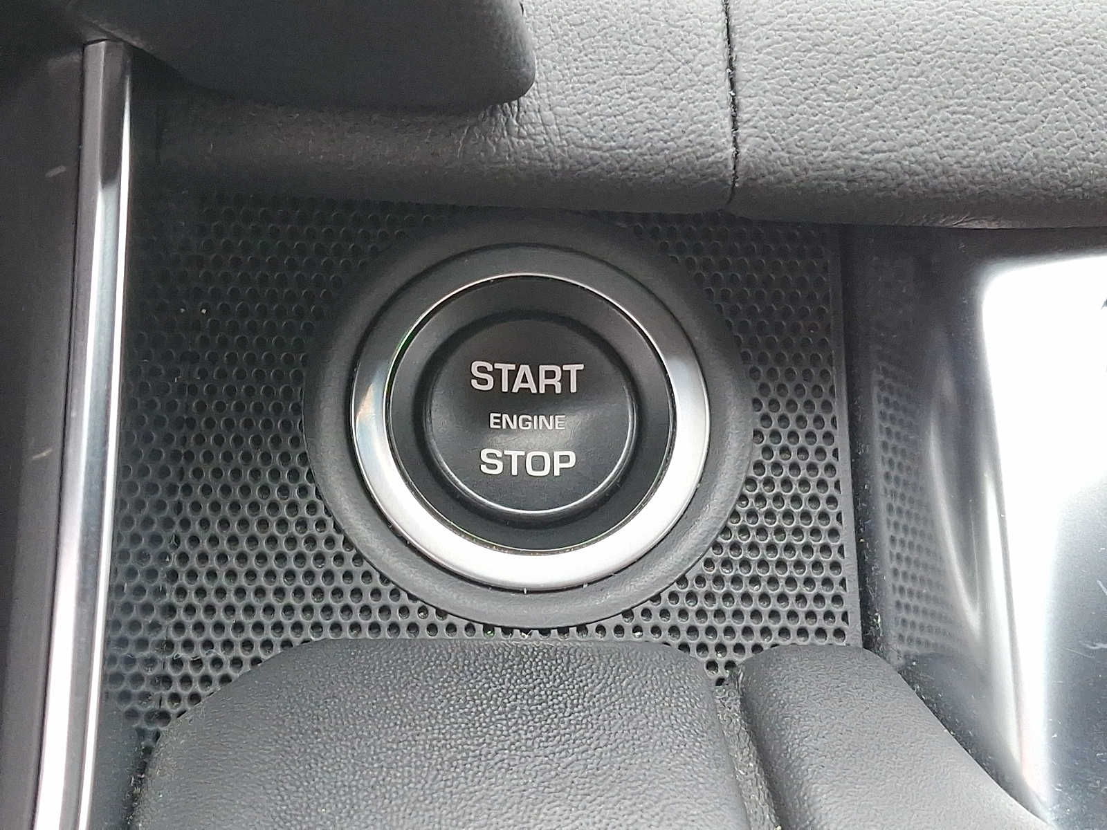 Thumbnail: 2020 Land Rover Range Rover Sport - 21