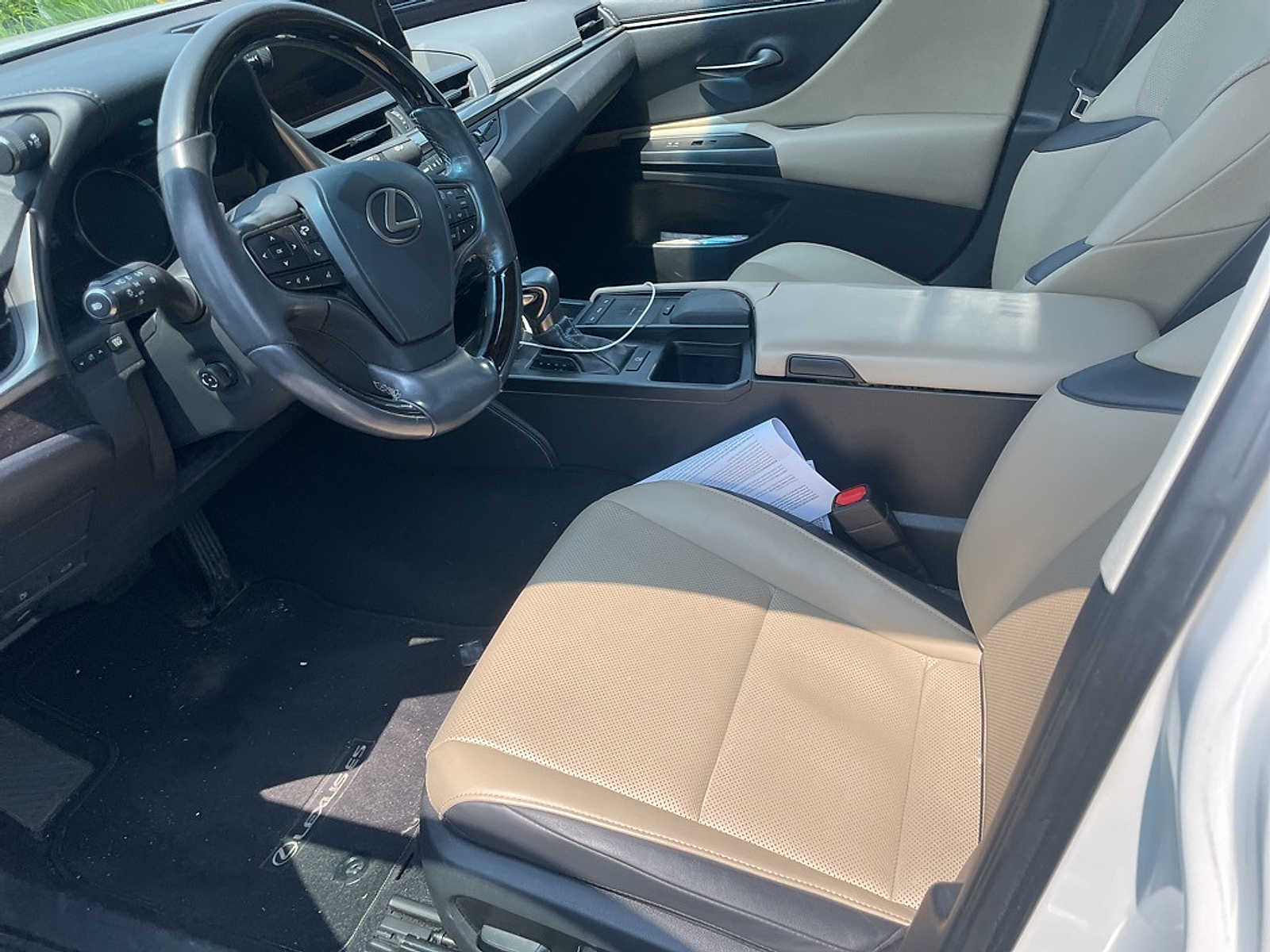 Thumbnail: 2019 Lexus ES - 4