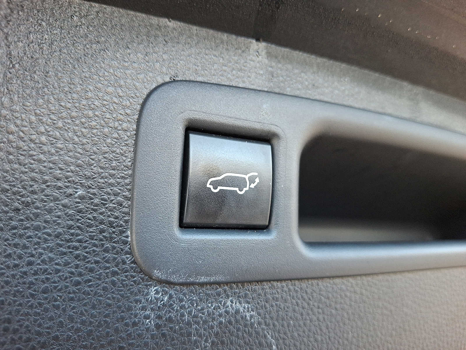 Thumbnail: 2020 Toyota Highlander - 28