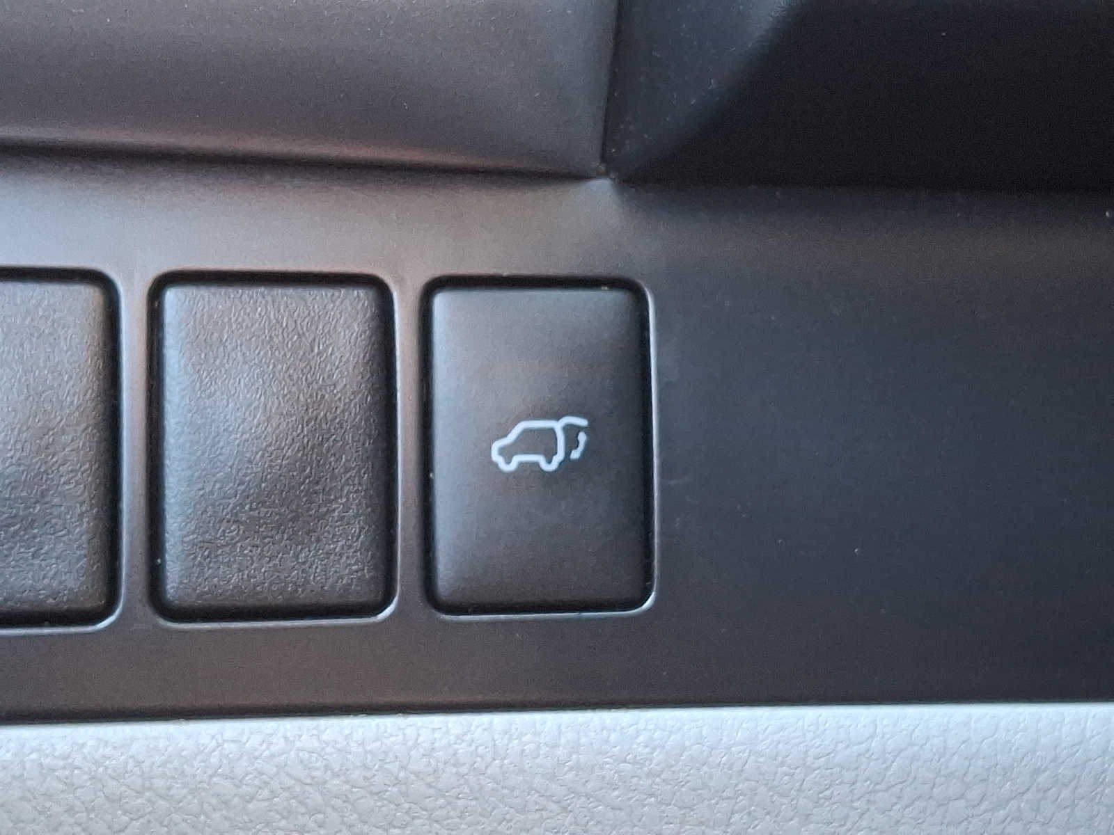 Thumbnail: 2015 Toyota Highlander - 20