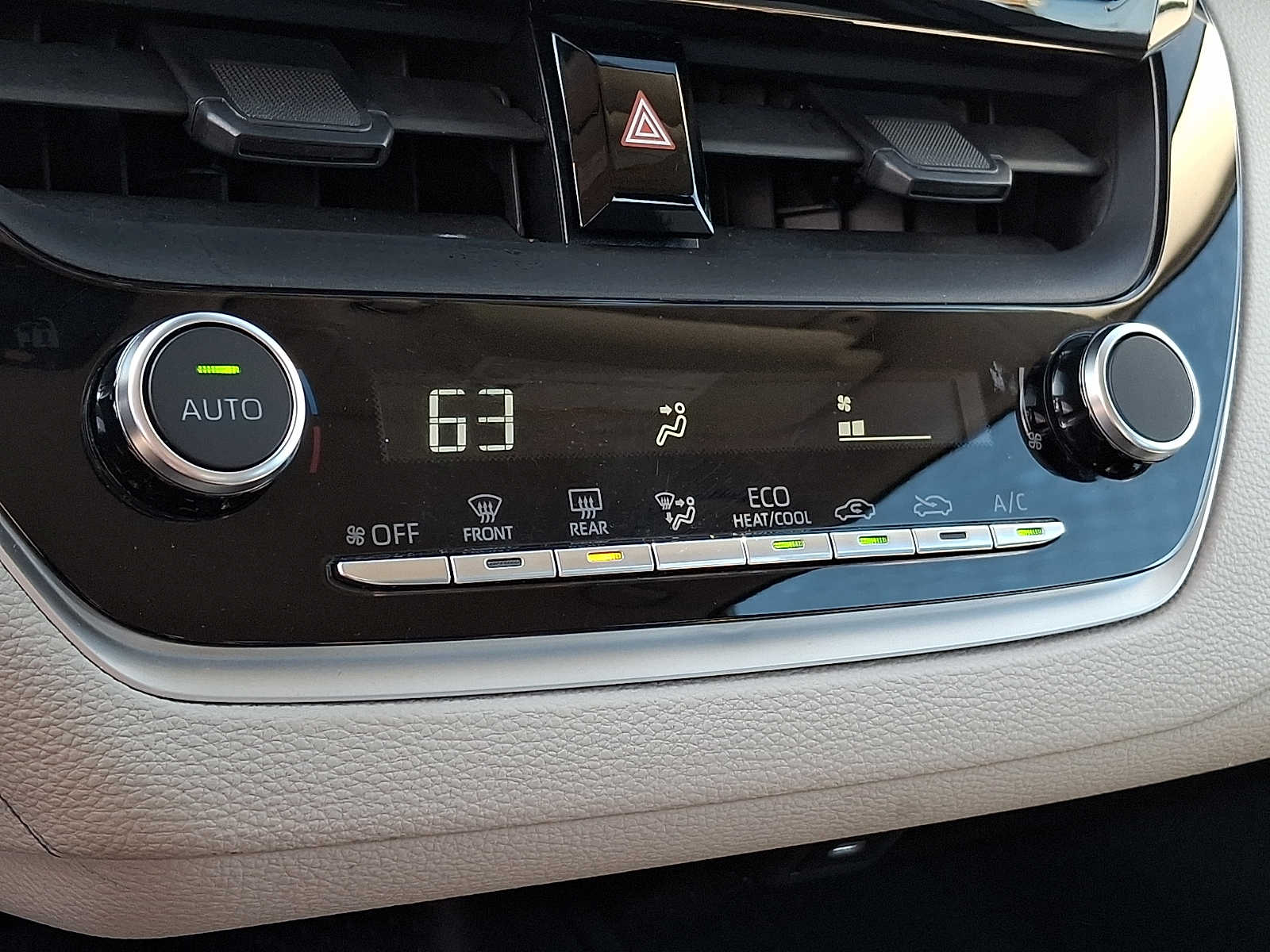 Thumbnail: 2024 Toyota Corolla - 13