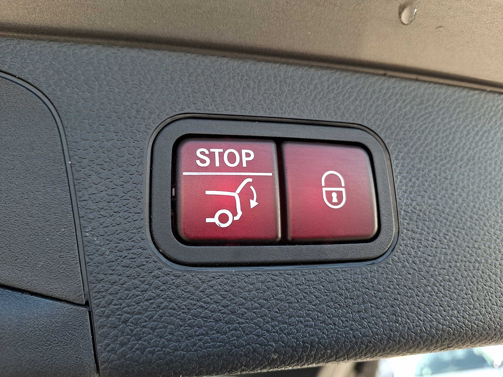 Thumbnail: 2022 Mercedes-Benz GLC - 27