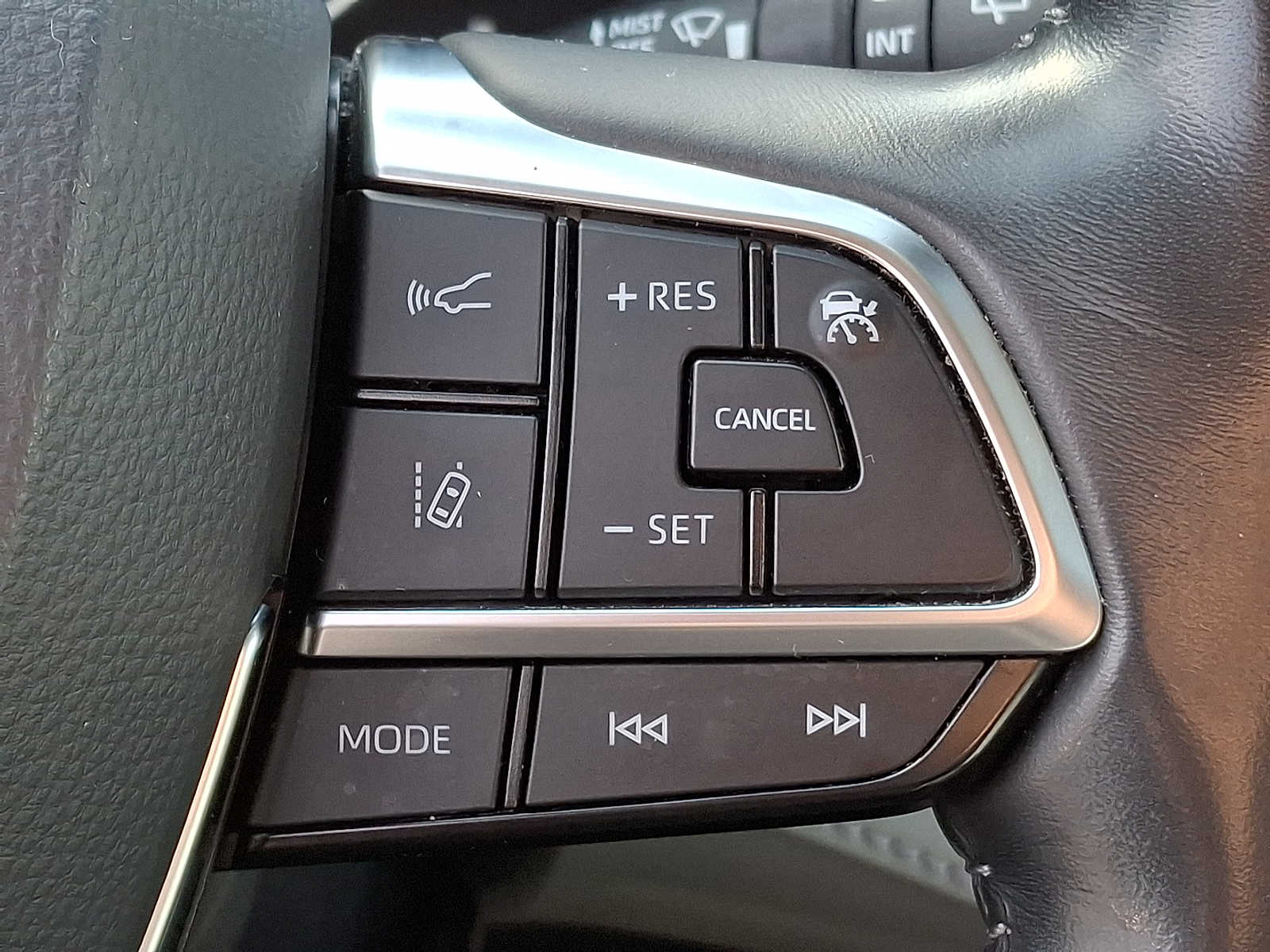 Thumbnail: 2021 Toyota Highlander - 20