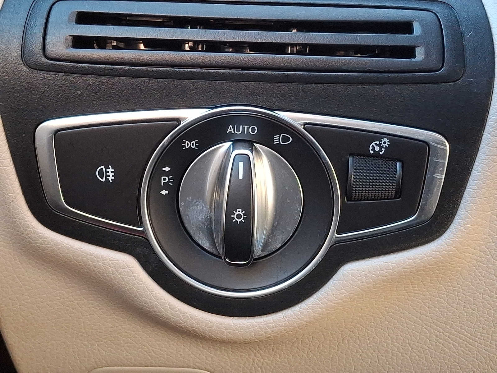 Thumbnail: 2019 Mercedes-Benz GLC - 20