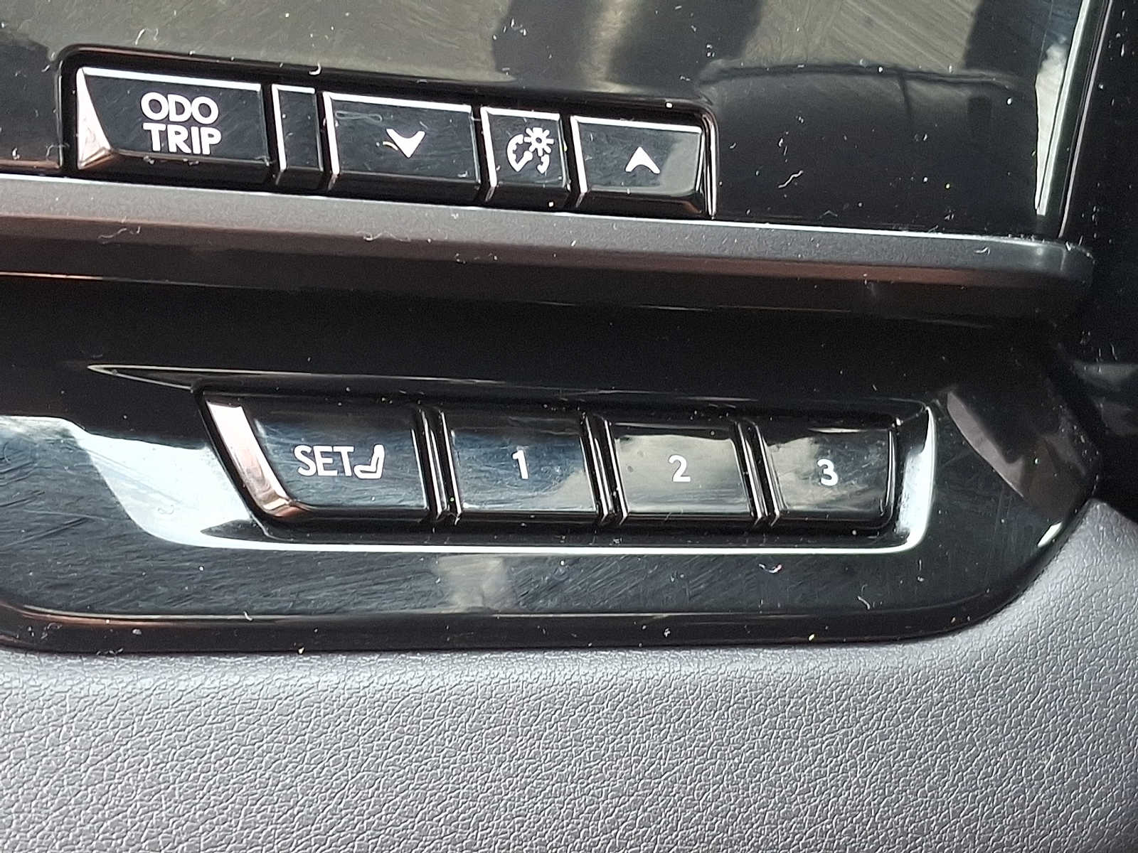 Thumbnail: 2023 Lexus RX - 23