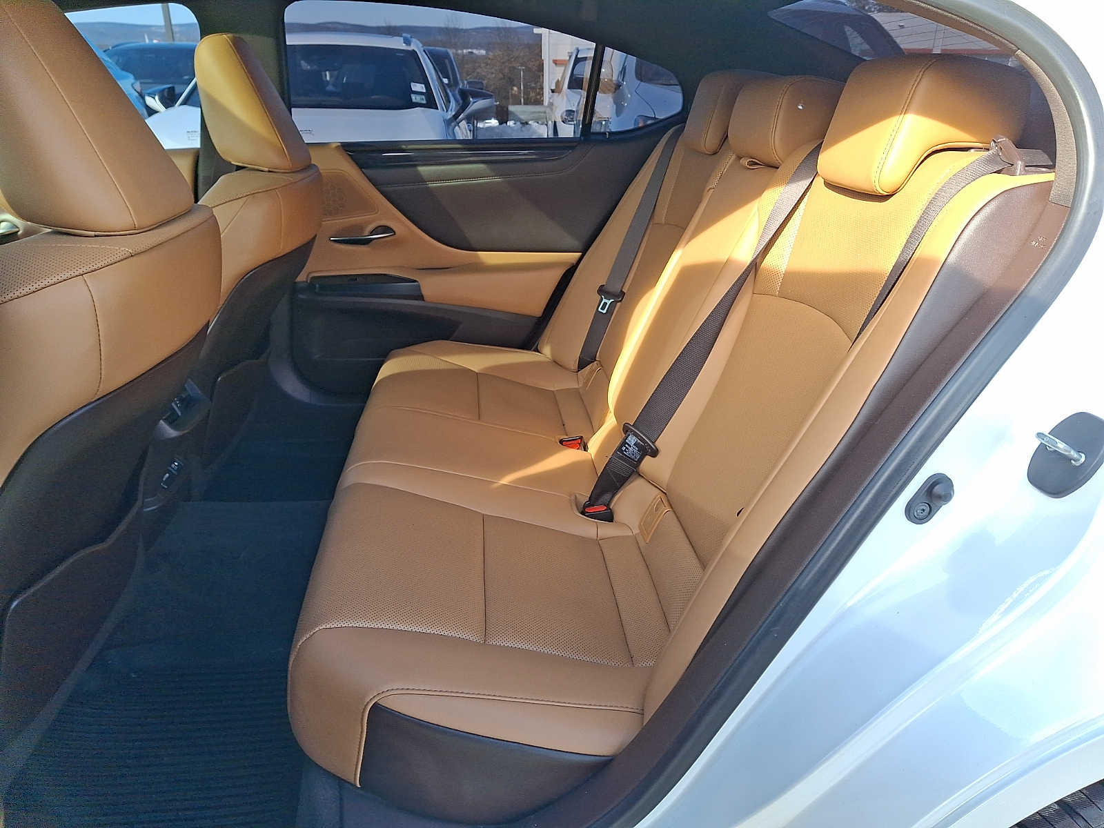 Thumbnail: 2021 Lexus ES - 8