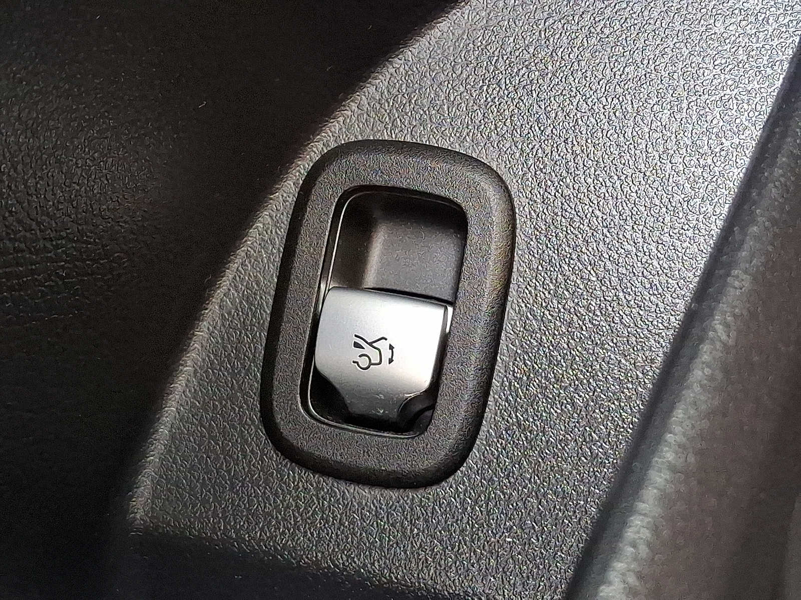 Thumbnail: 2023 Mercedes-Benz GLC - 23