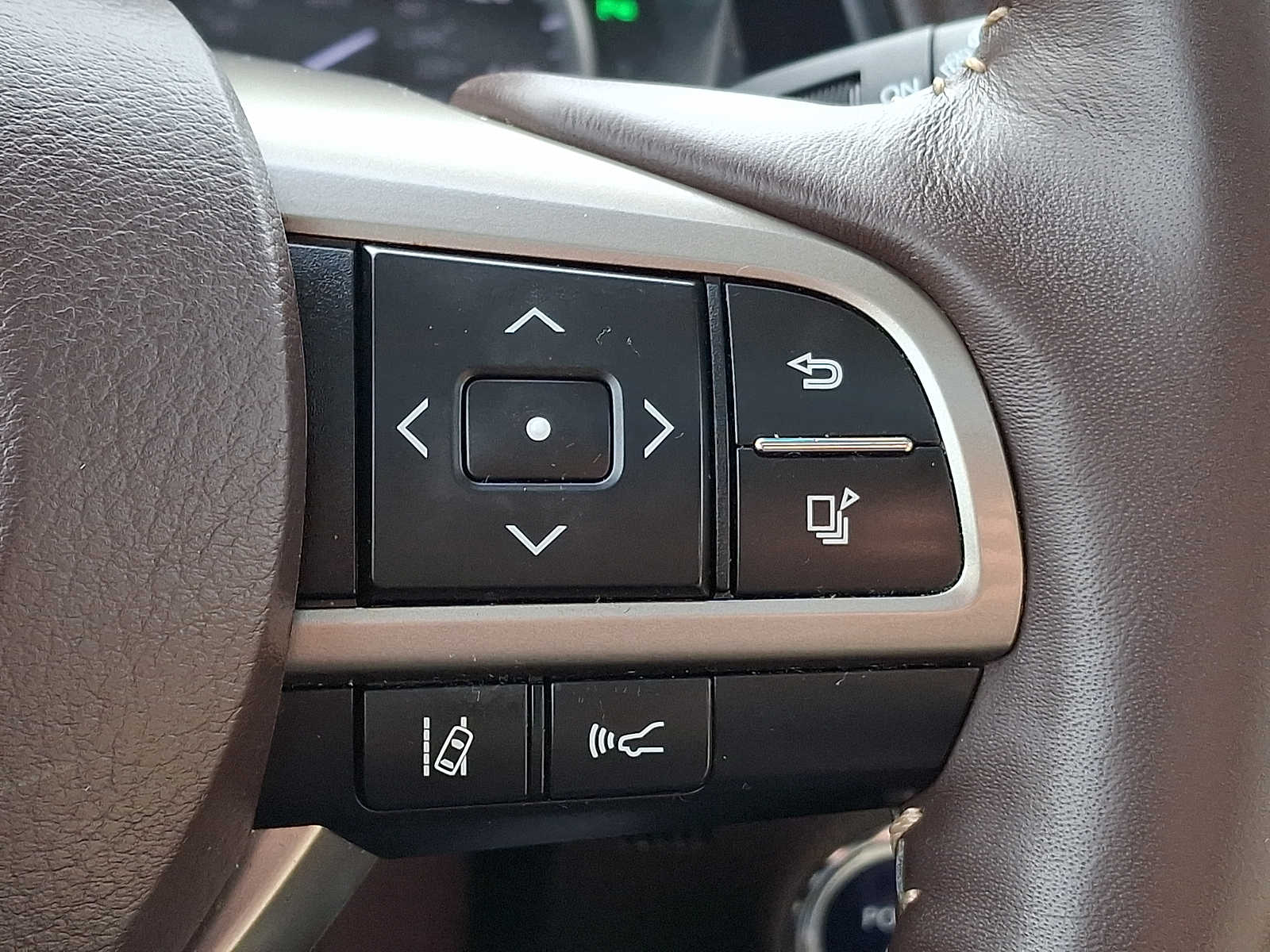 Thumbnail: 2019 Lexus RX - 19