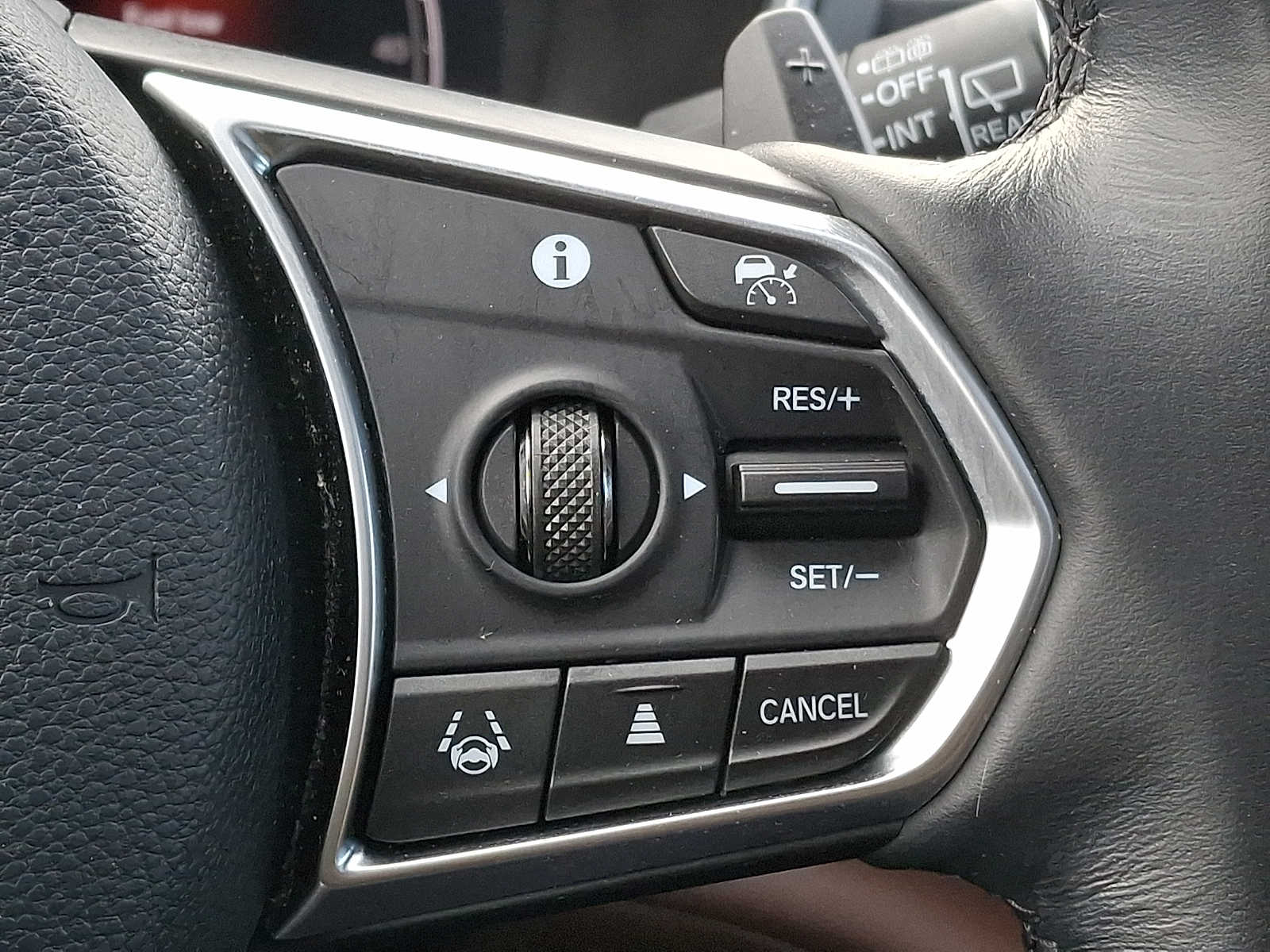 Thumbnail: 2023 Acura MDX - 17