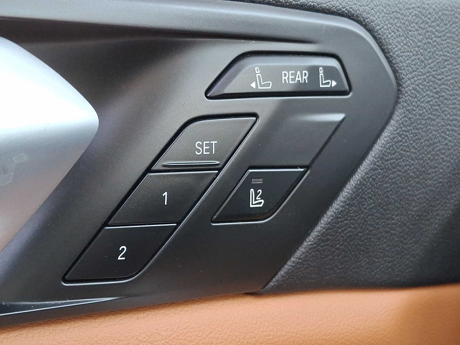 Thumbnail: 2021 BMW X7 - 25