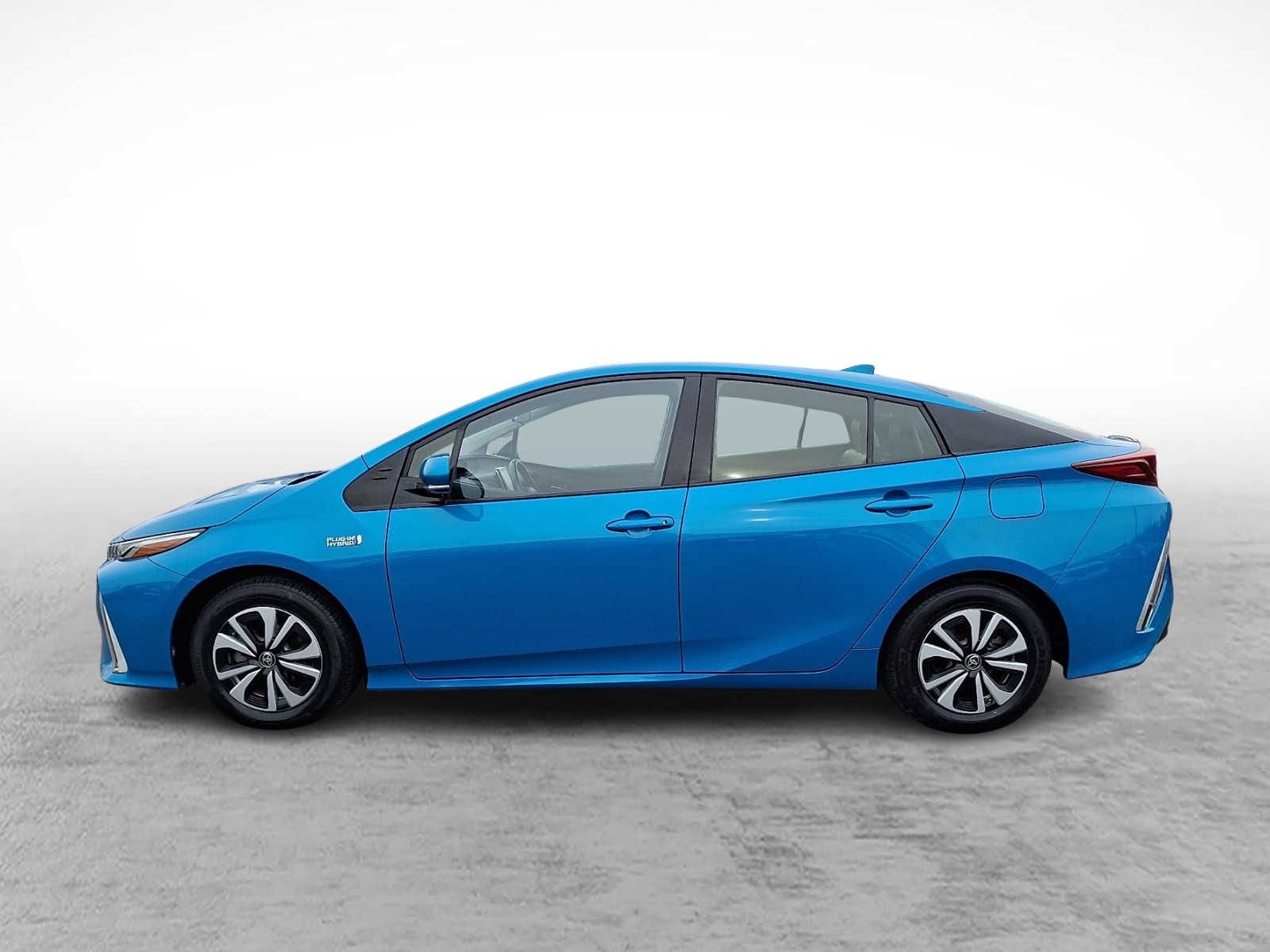 Thumbnail: 2017 Toyota Prius Prime - 6