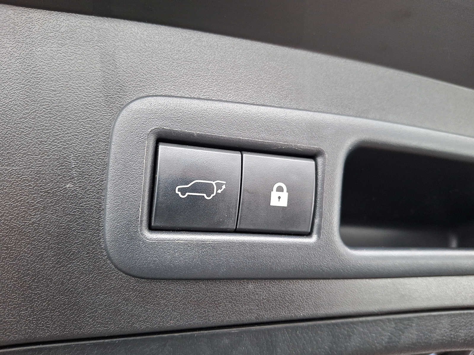 Thumbnail: 2019 Lexus UX - 28