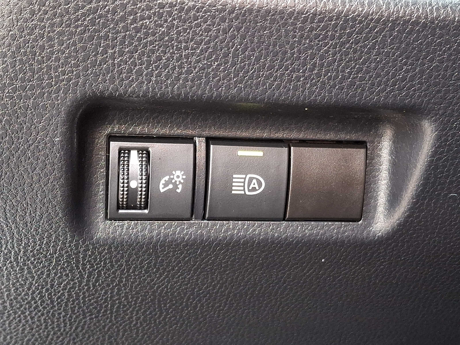 Thumbnail: 2022 Toyota RAV4 - 24