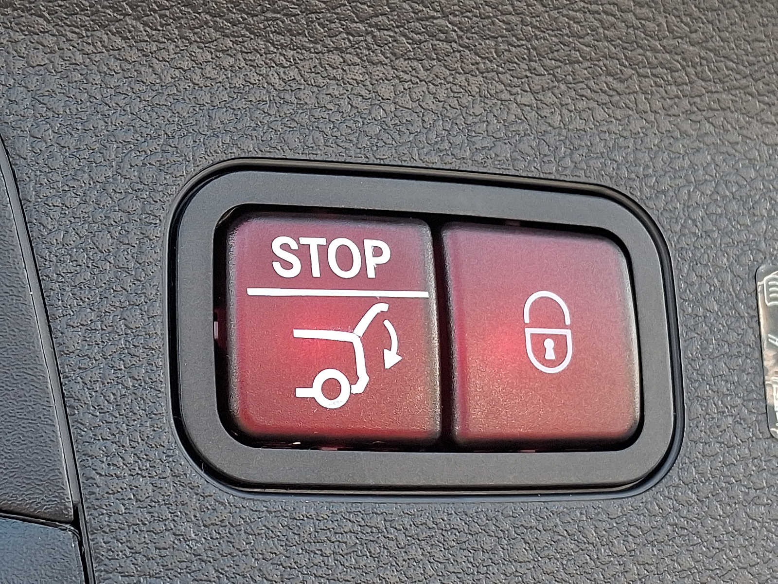 Thumbnail: 2025 Mercedes-Benz GLS - 26