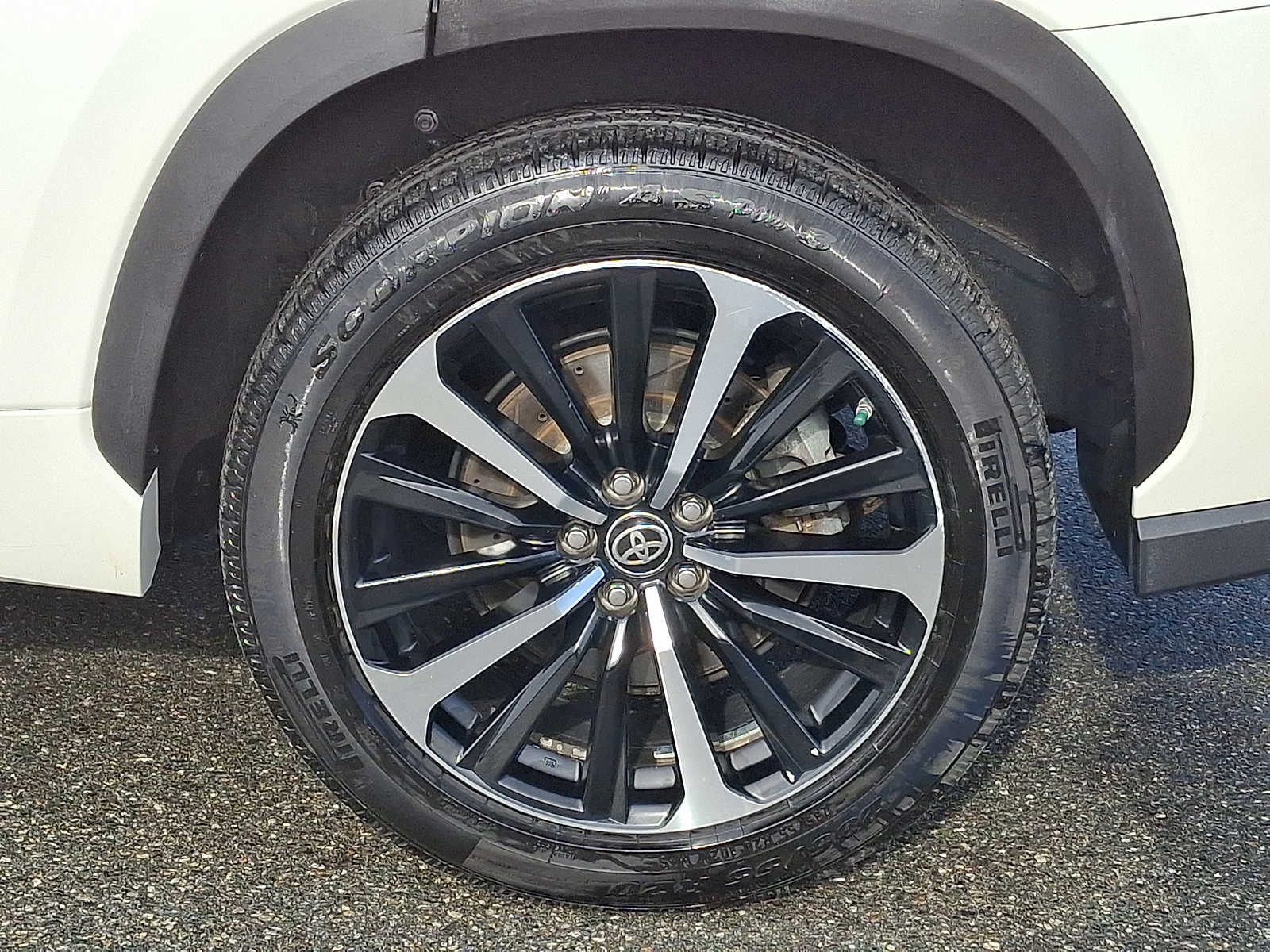 Thumbnail: 2021 Toyota Highlander - 6