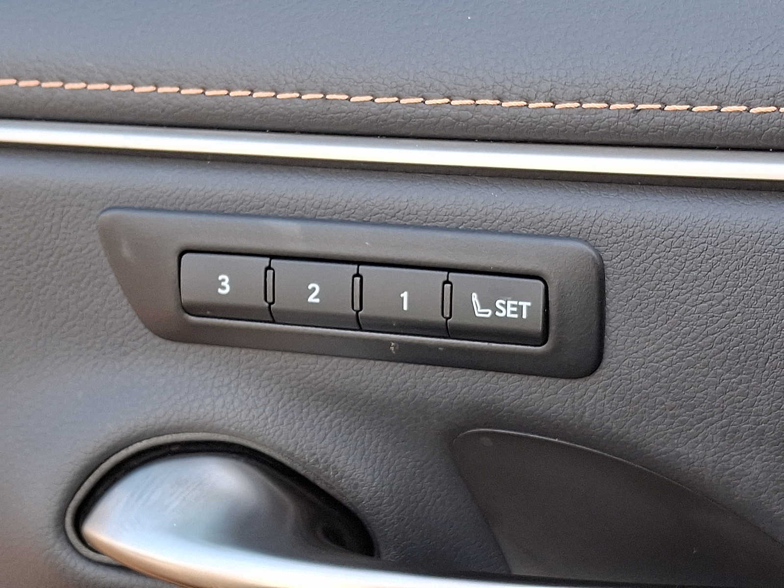 Thumbnail: 2023 Lexus ES - 25