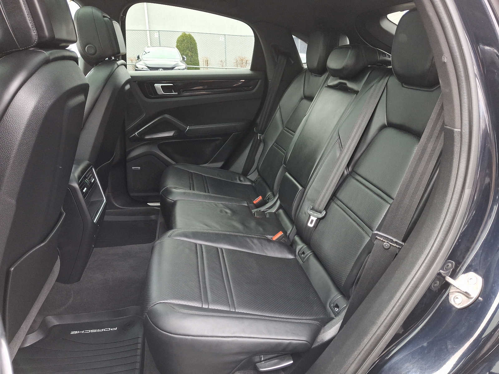 Thumbnail: 2020 Porsche Cayenne - 8
