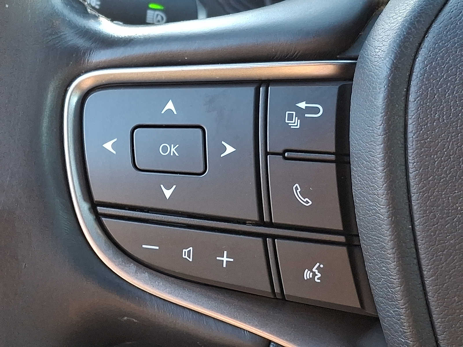 Thumbnail: 2019 Lexus UX - 18