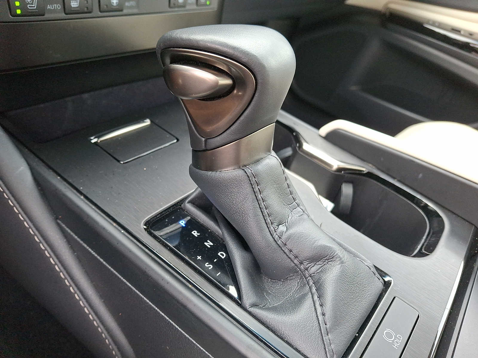 Thumbnail: 2023 Lexus ES - 11