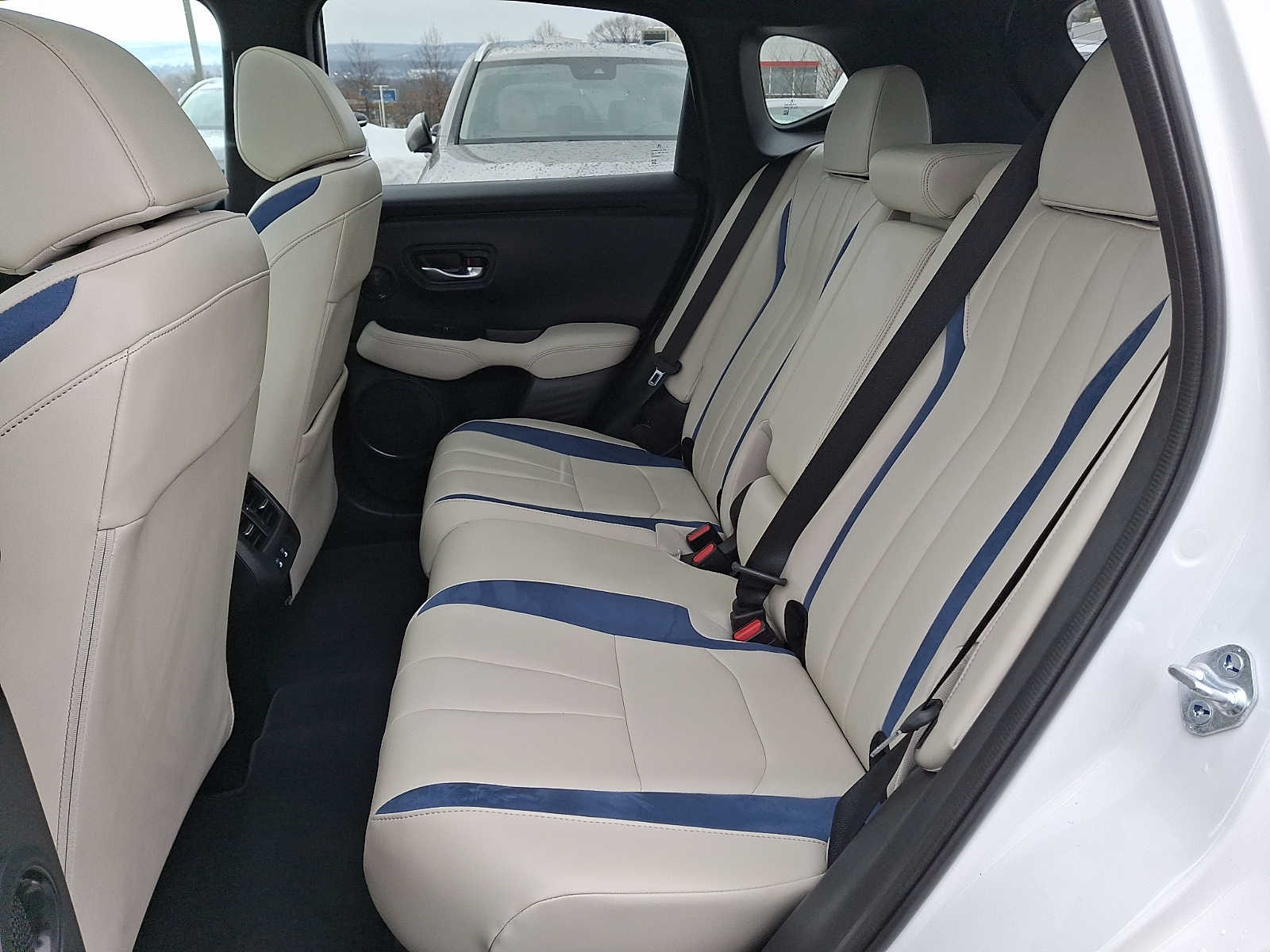 Thumbnail: 2025 Acura ADX - 8