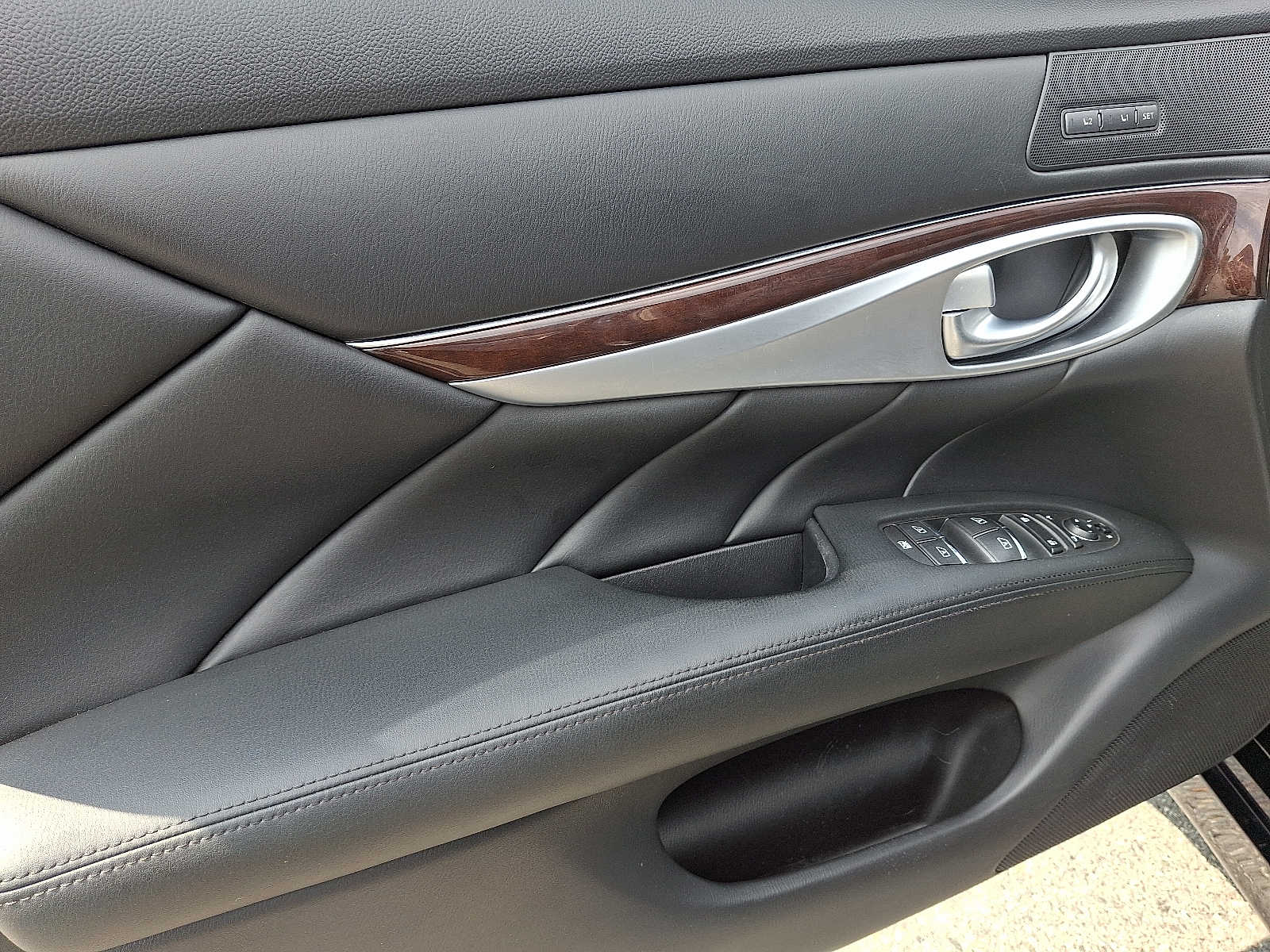 Thumbnail: 2018 INFINITI Q70 - 10