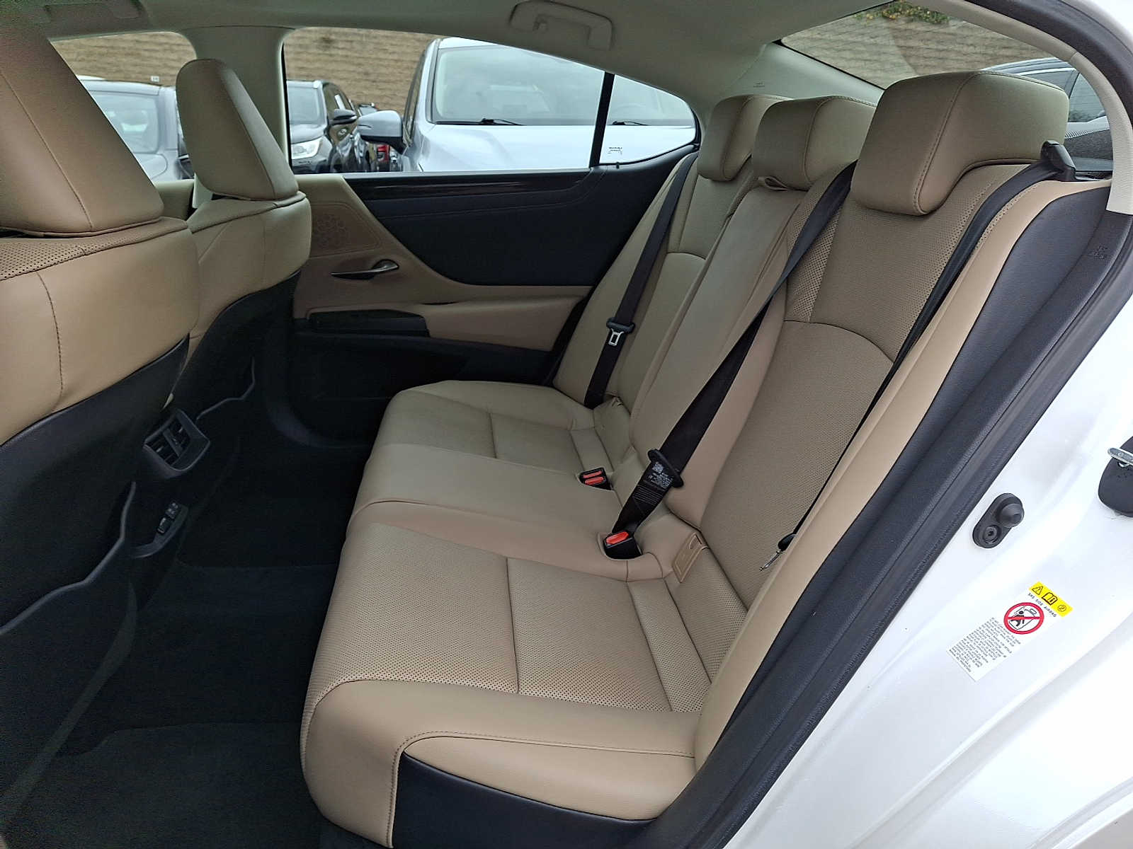 Thumbnail: 2019 Lexus ES - 8