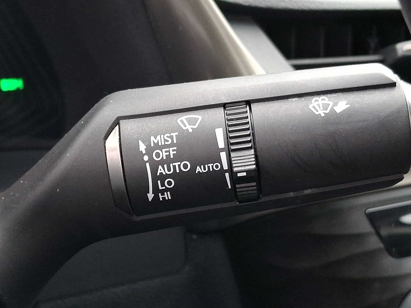 Thumbnail: 2020 Lexus ES - 18