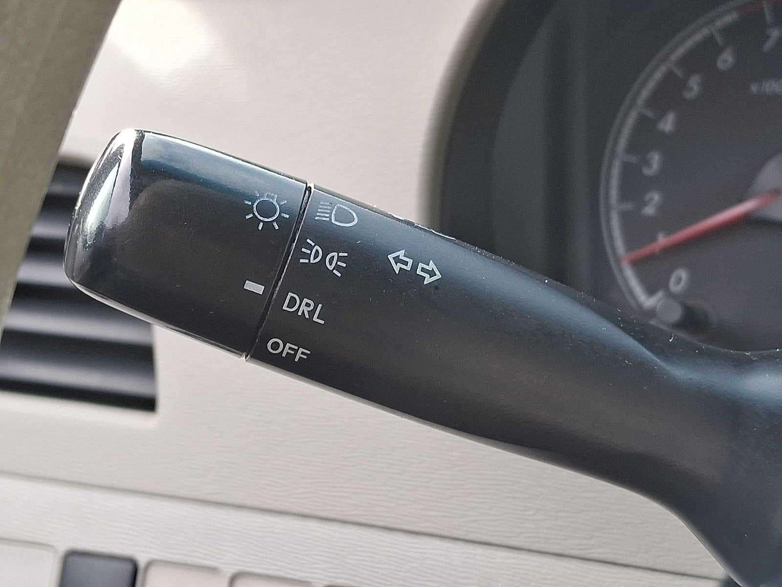 Thumbnail: 2014 Toyota Sienna - 21