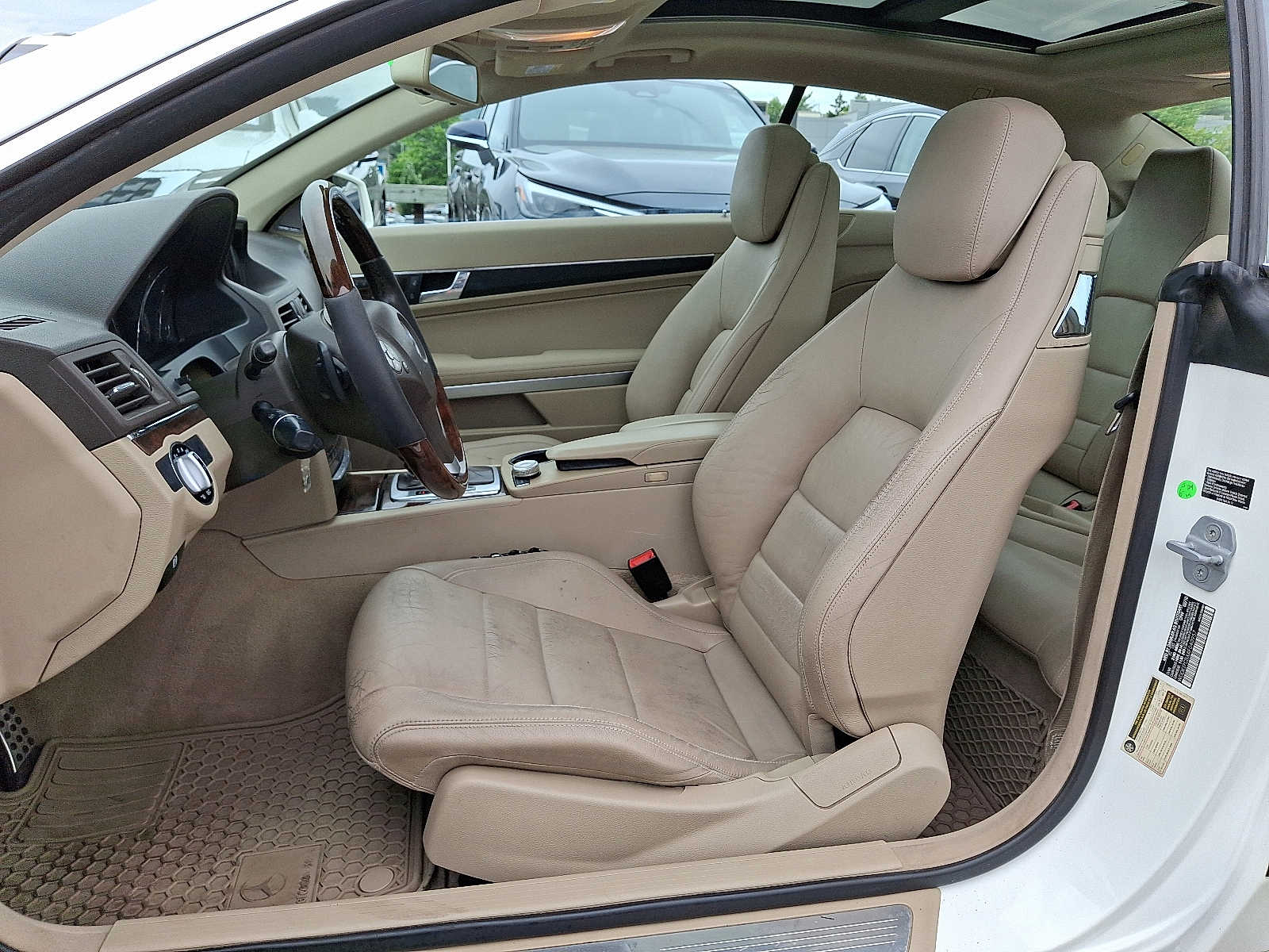 Thumbnail: 2010 Mercedes-Benz E-Class - 11