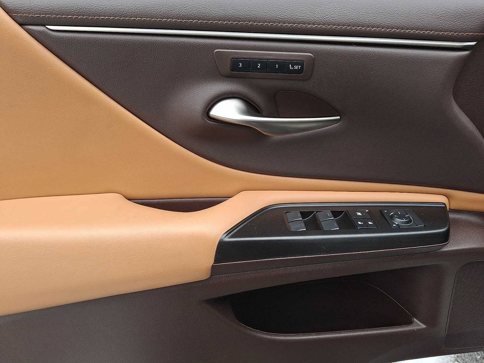 Thumbnail: 2019 Lexus ES - 9