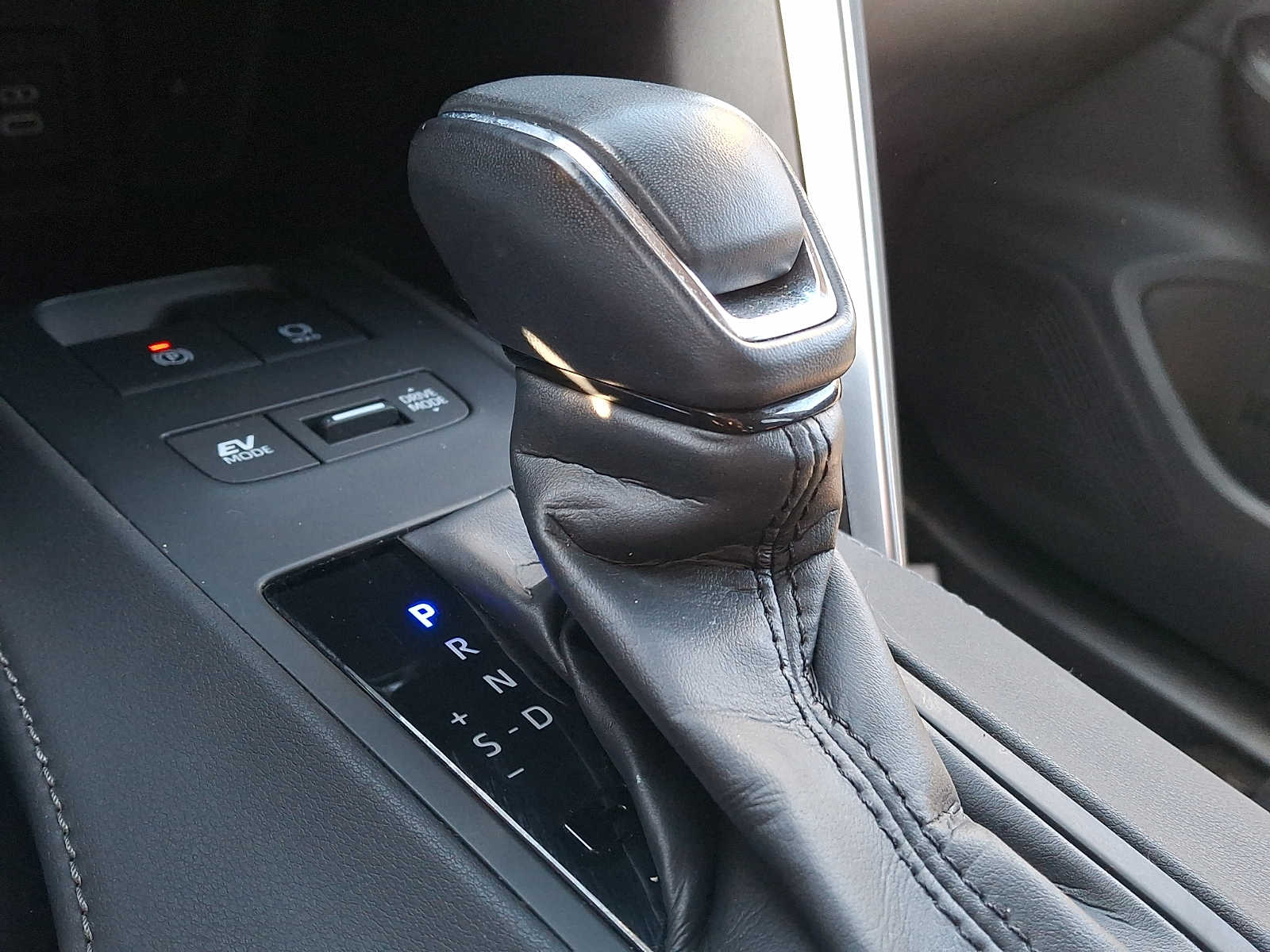 Thumbnail: 2023 Toyota Venza - 12