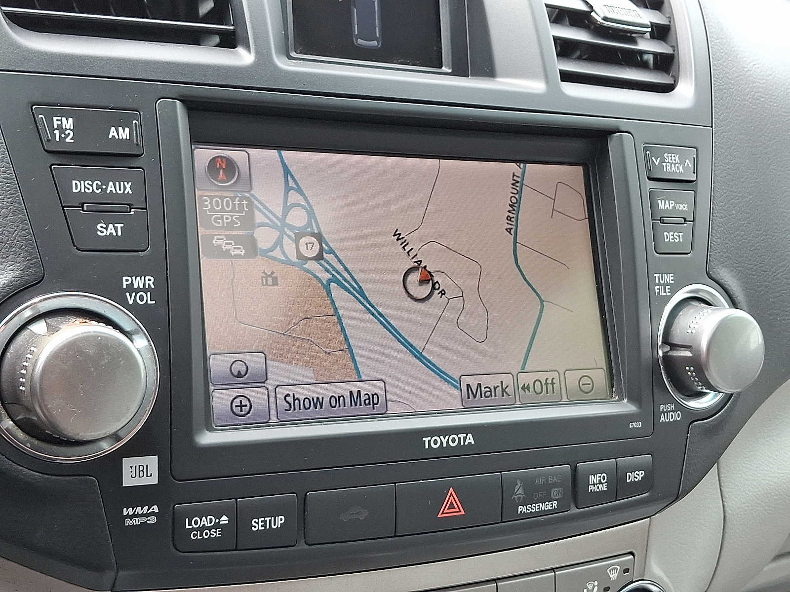Thumbnail: 2011 Toyota Highlander - 16