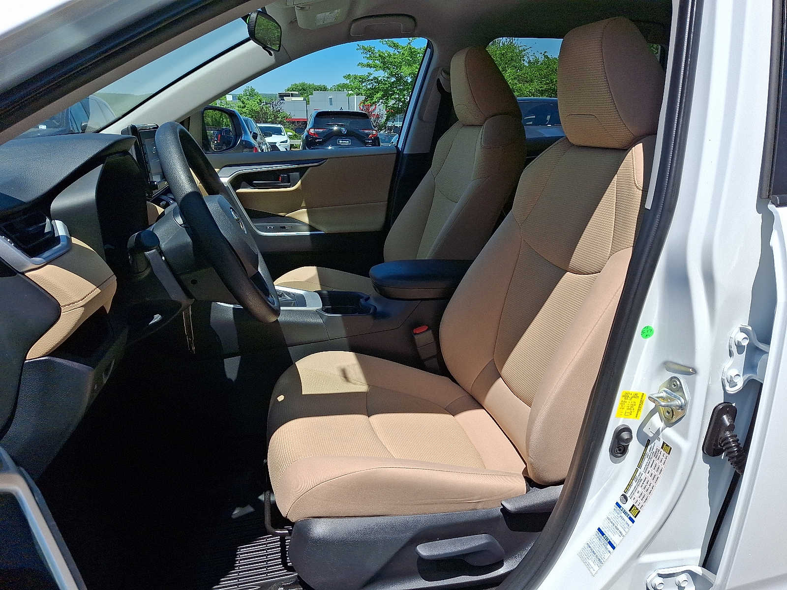 2020 Toyota RAV4 LE 9