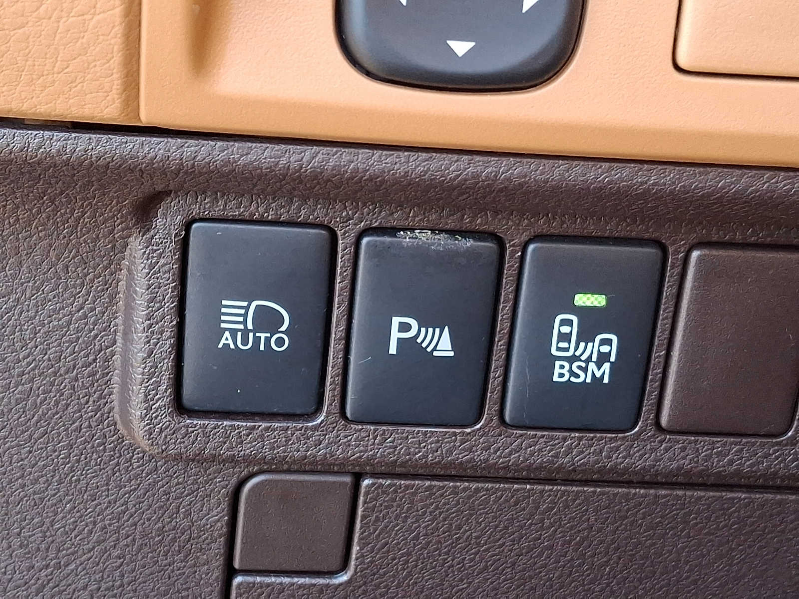 Thumbnail: 2018 Lexus ES - 20