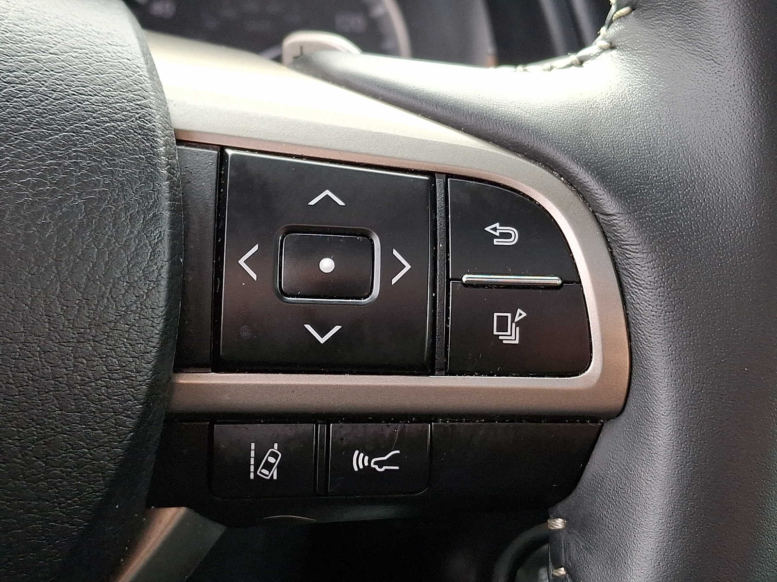 Thumbnail: 2022 Lexus RX - 19