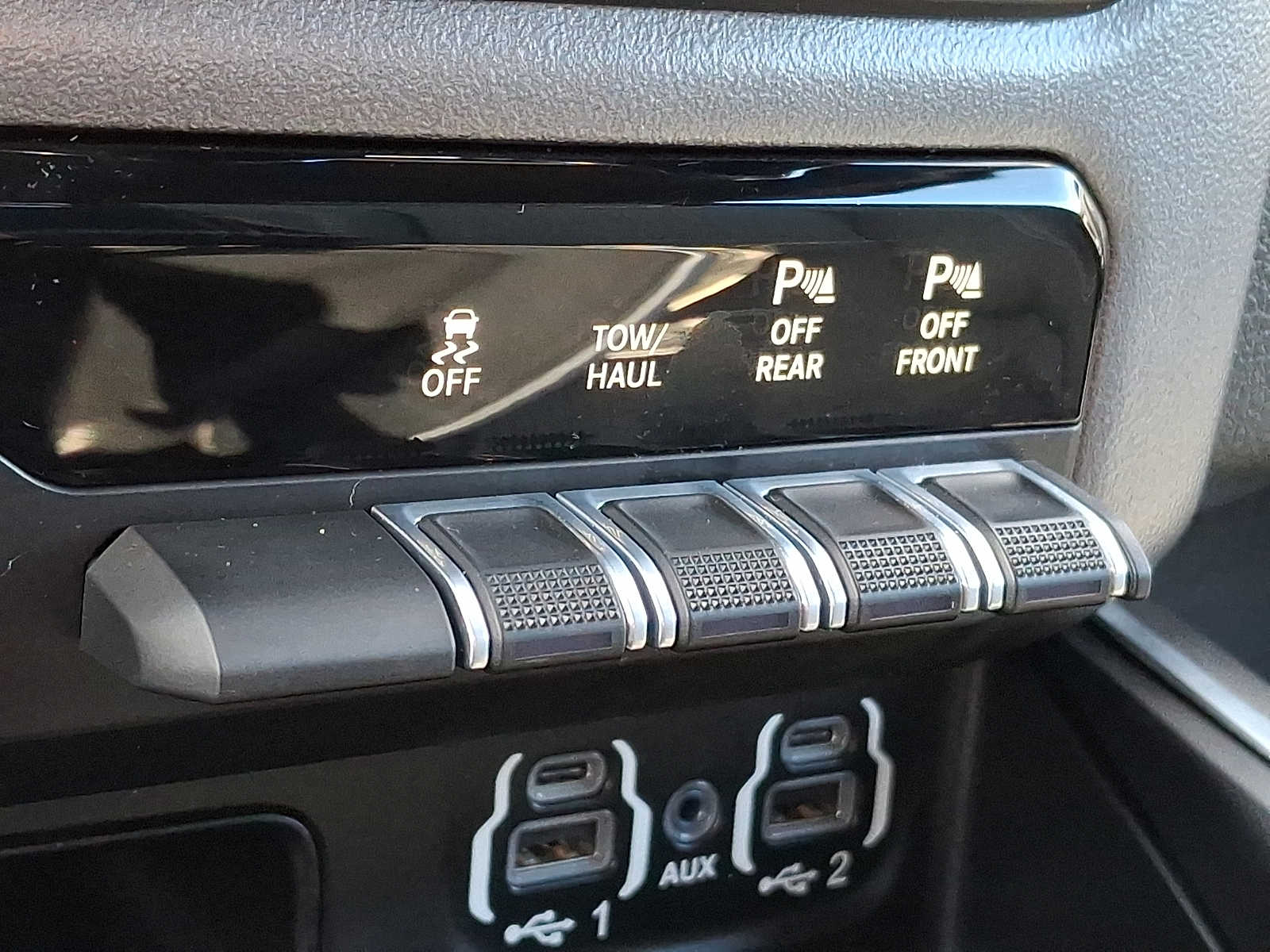 Thumbnail: 2021 RAM 1500 - 21