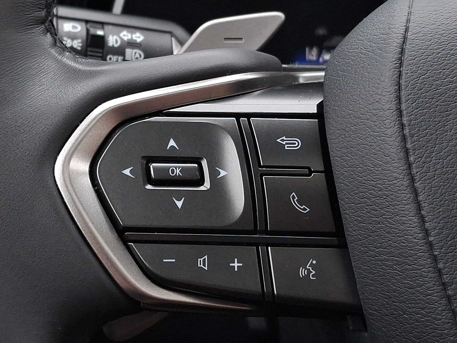 Thumbnail: 2024 Lexus RX - 18